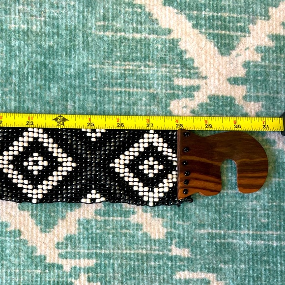 Black and White Beaded Belt with Wooden Buckle - Picture 4 of 5